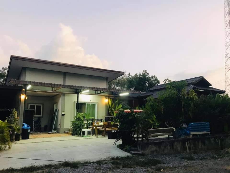 บ้านทะเลอิ่มเอม Bann Talay Im Eimm Ban Phe Εξωτερικό φωτογραφία