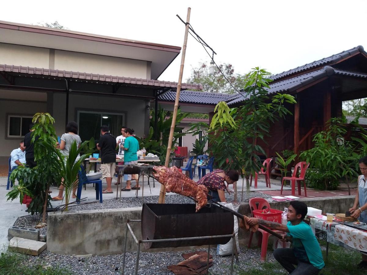 บ้านทะเลอิ่มเอม Bann Talay Im Eimm Ban Phe Εξωτερικό φωτογραφία