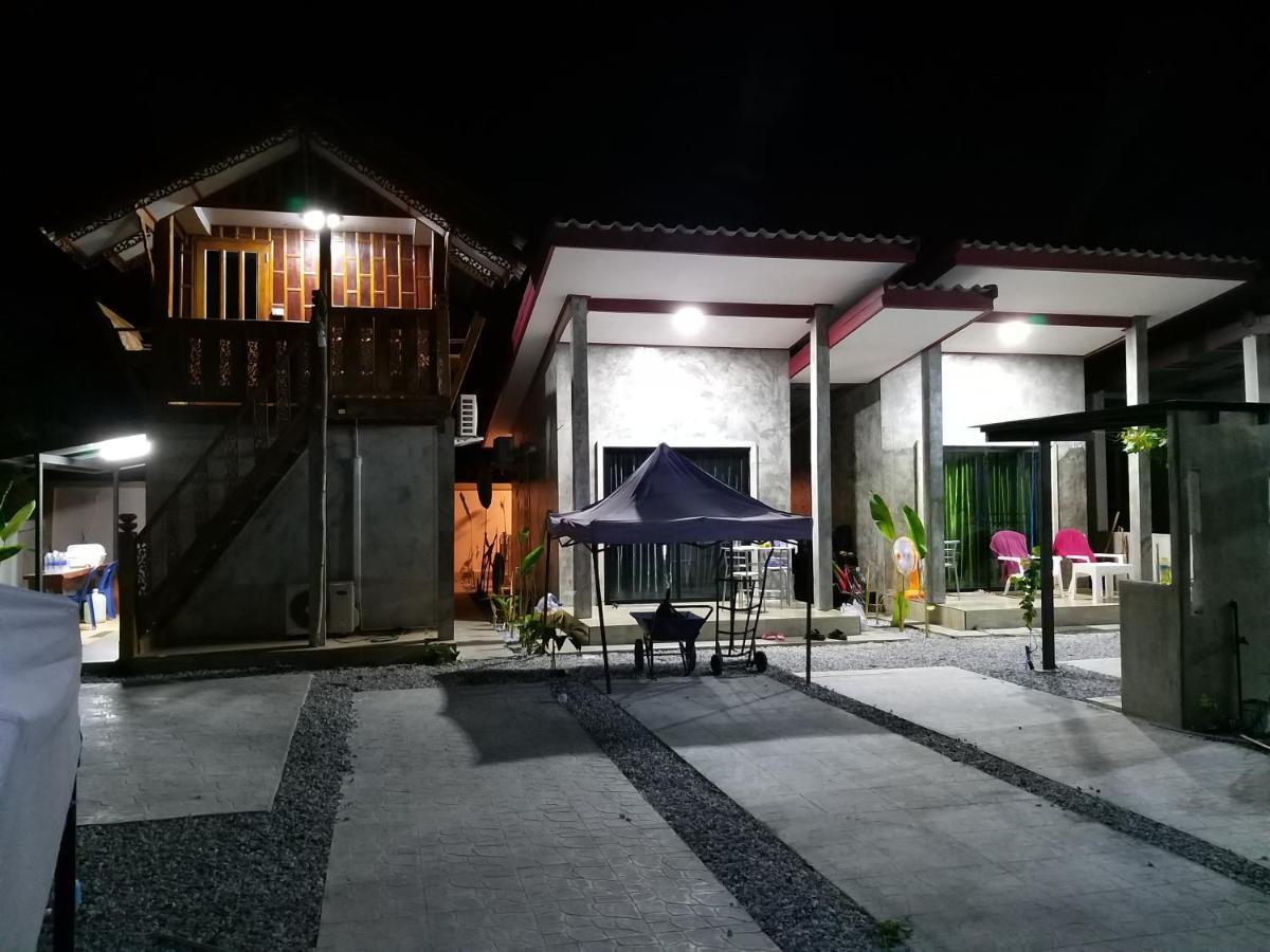 บ้านทะเลอิ่มเอม Bann Talay Im Eimm Ban Phe Εξωτερικό φωτογραφία