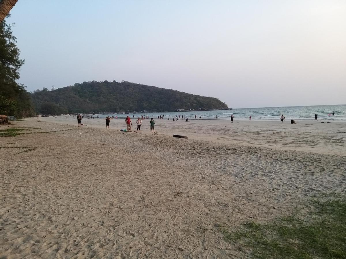 บ้านทะเลอิ่มเอม Bann Talay Im Eimm Ban Phe Εξωτερικό φωτογραφία