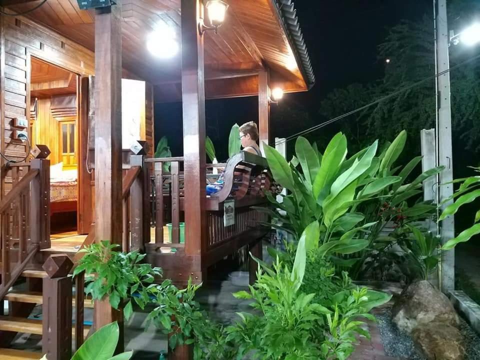 บ้านทะเลอิ่มเอม Bann Talay Im Eimm Ban Phe Εξωτερικό φωτογραφία
