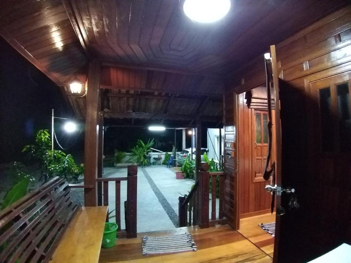 บ้านทะเลอิ่มเอม Bann Talay Im Eimm Ban Phe Εξωτερικό φωτογραφία