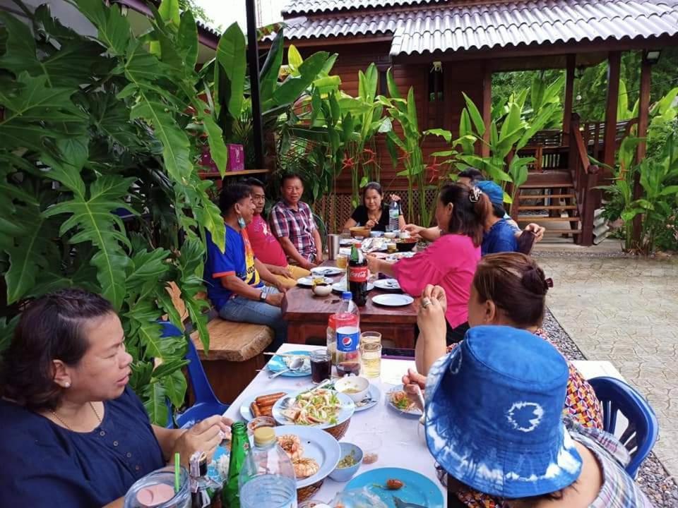 บ้านทะเลอิ่มเอม Bann Talay Im Eimm Ban Phe Εξωτερικό φωτογραφία
