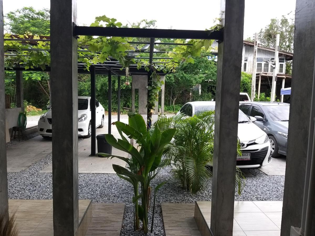 บ้านทะเลอิ่มเอม Bann Talay Im Eimm Ban Phe Εξωτερικό φωτογραφία